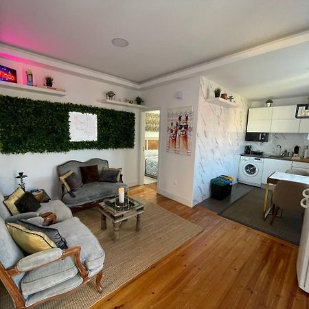 Private Room Trafaria Exterior photo